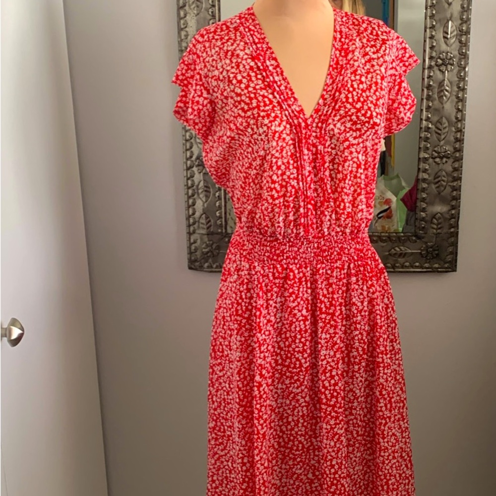 DRESS COMFORT FIT. SWEET RED AND WHITE PRINT KNEE LENGTH SIZ 8